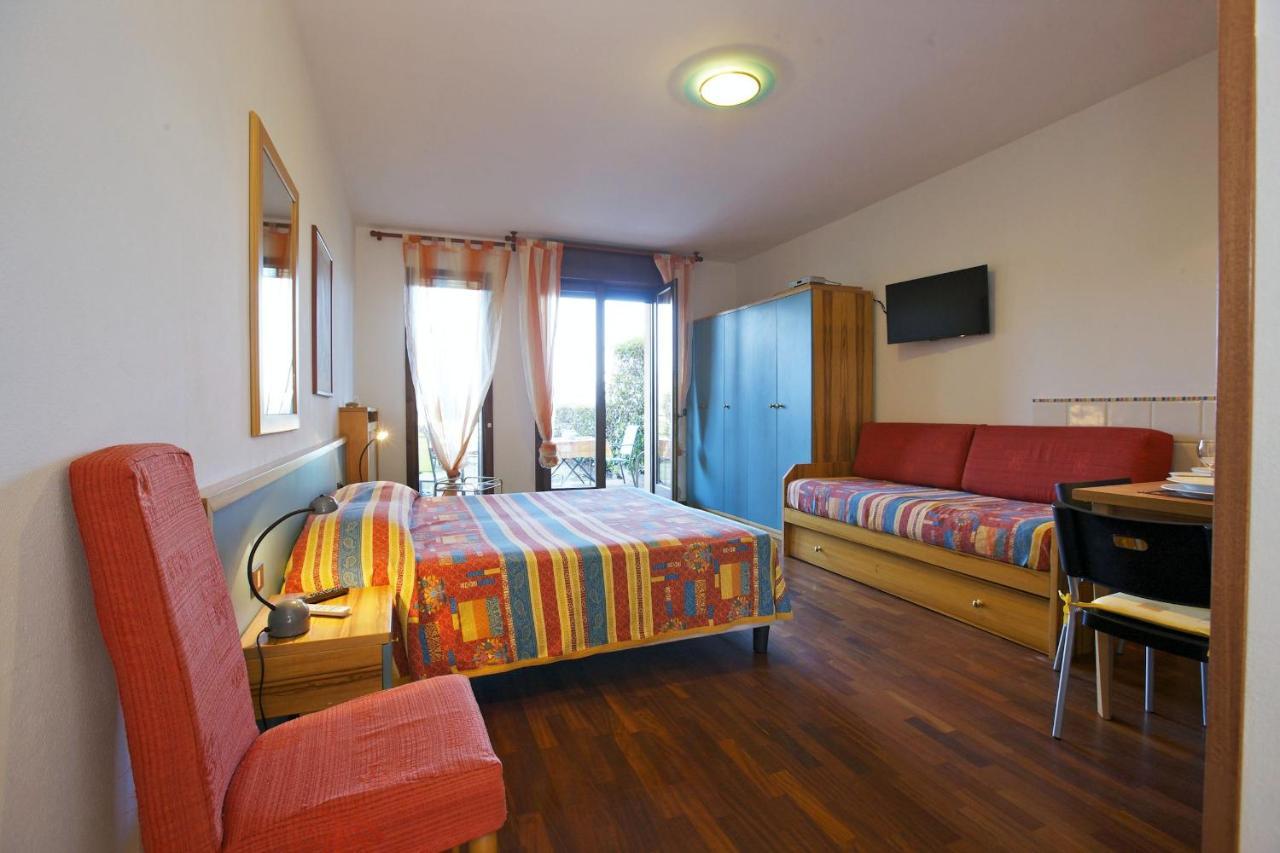 Residenz Moncucco Appartement Luino Buitenkant foto